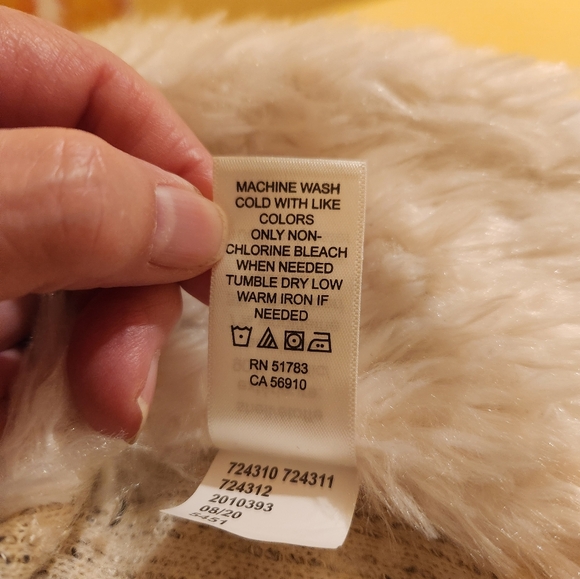 Maurices small / medium beige faux fur and knit vest - Picture 4 of 5